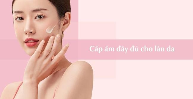 Cấp ẩm cho da cũng là một cách trị mụn đầu đen và thu nhỏ lỗ chân lông