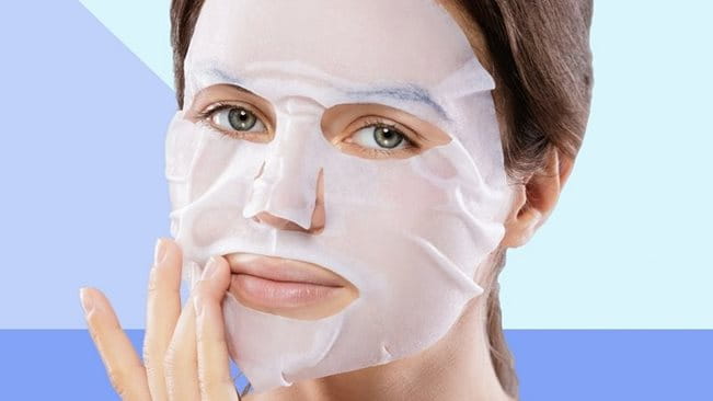 Đắp mặt nạ cấp ẩm phục hồi da tức thì là phương pháp hiệu quả nhất trong giai đoạn này 